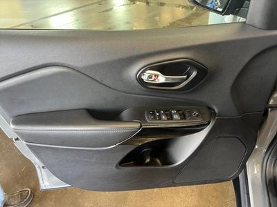 2023 Jeep Cherokee Altitude Lux 4x4