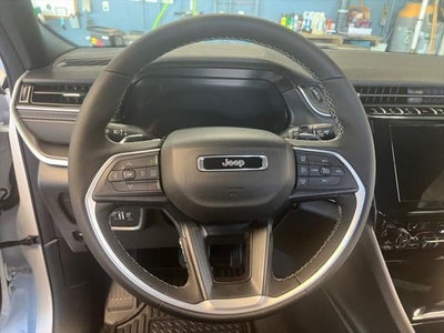 2025 Jeep Grand Cherokee GRAND CHEROKEE LAREDO X 4X4