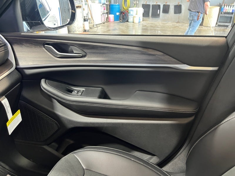 2026 Jeep Grand Cherokee GRAND CHEROKEE L LAREDO ALTITUDE 4X4