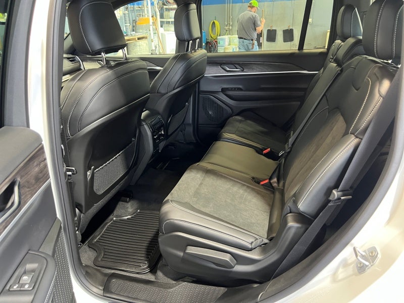 2026 Jeep Grand Cherokee GRAND CHEROKEE L LAREDO ALTITUDE 4X4