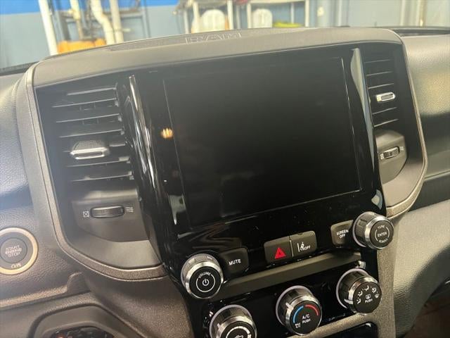 2025 RAM Ram 1500 RAM 1500 TRADESMAN CREW CAB 4X4 5'7' BOX