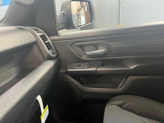 2025 RAM Ram 1500 RAM 1500 TRADESMAN CREW CAB 4X4 5'7' BOX