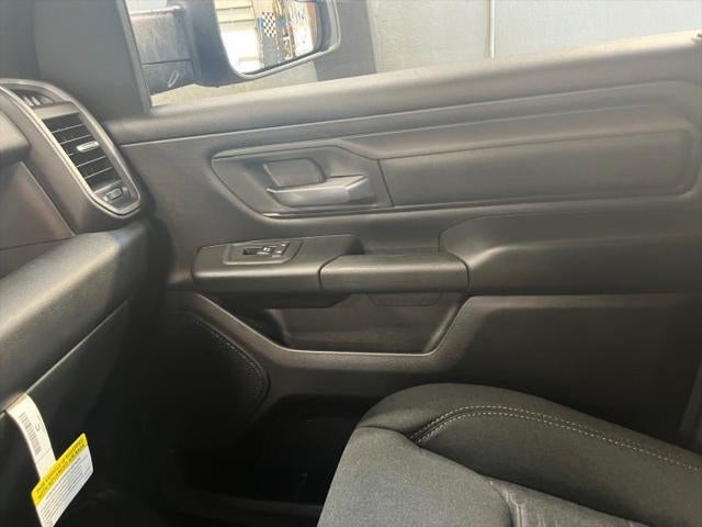 2025 RAM Ram 1500 RAM 1500 TRADESMAN CREW CAB 4X4 5'7' BOX