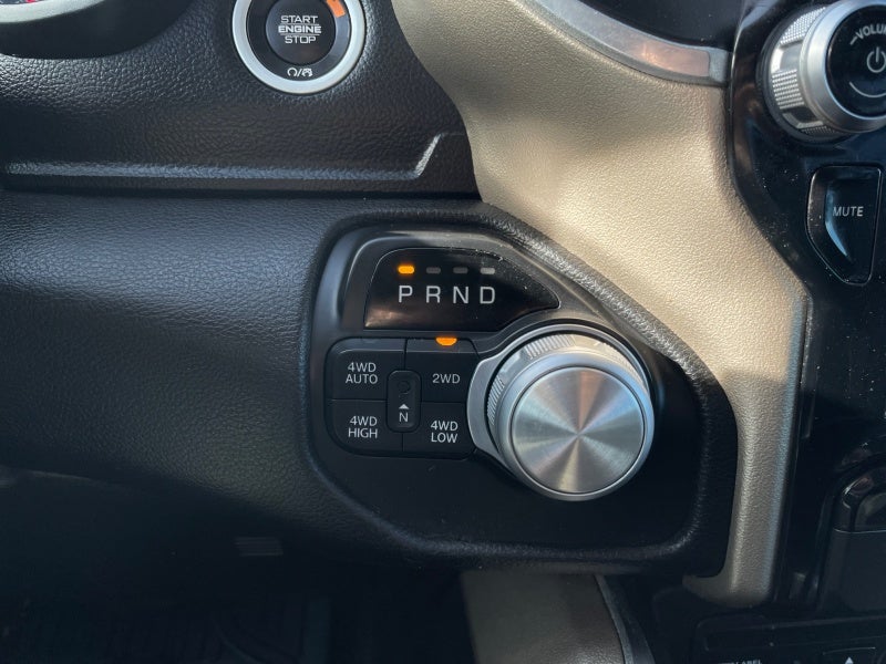 2019 RAM 1500 Laramie Crew Cab 4x4 6'4' Box