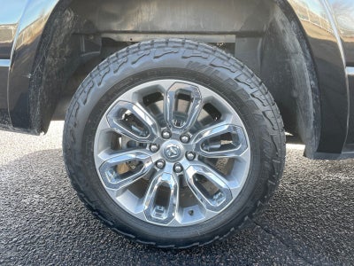 2019 RAM 1500 Laramie Crew Cab 4x4 6'4' Box