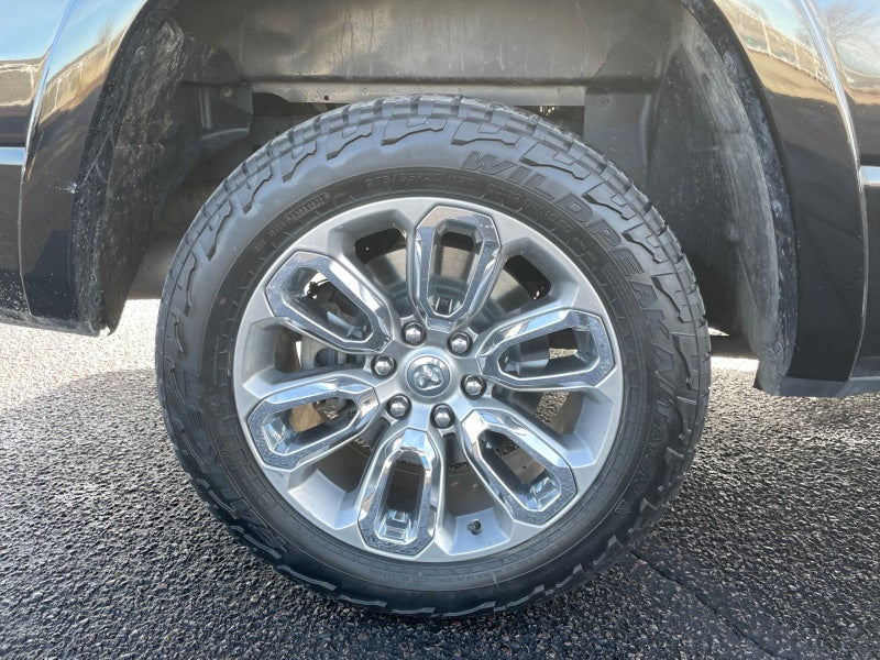 2019 RAM 1500 Laramie Crew Cab 4x4 6'4' Box