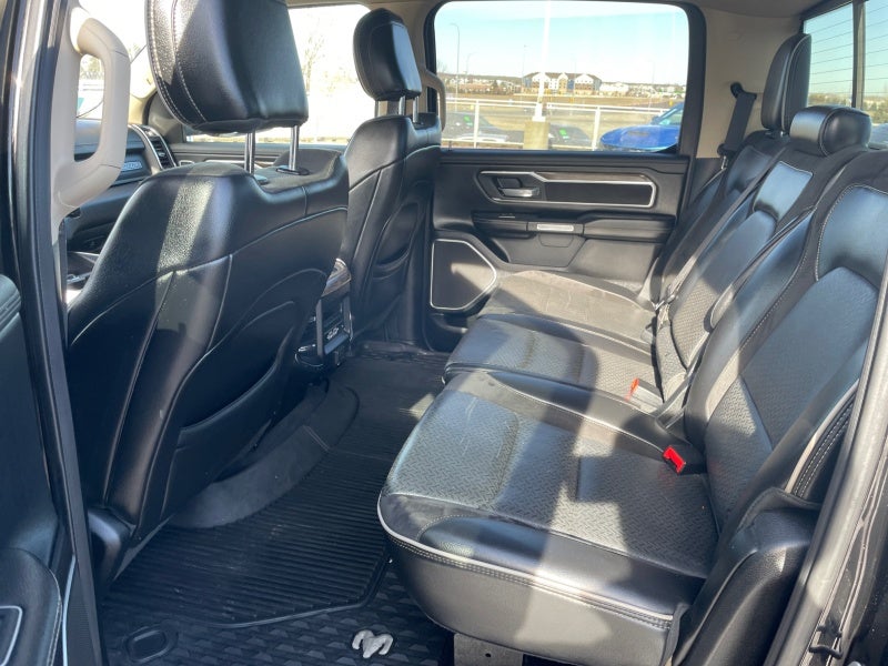 2019 RAM 1500 Laramie Crew Cab 4x4 6'4' Box