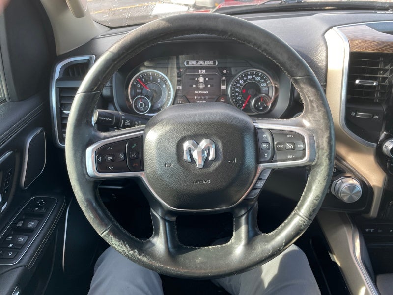 2019 RAM 1500 Laramie Crew Cab 4x4 6'4' Box