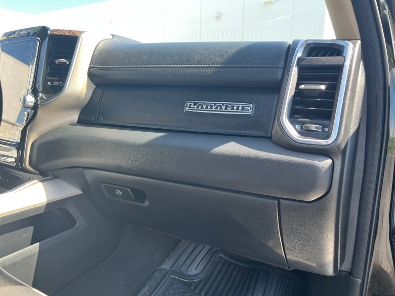 2019 RAM 1500 Laramie Crew Cab 4x4 6'4' Box