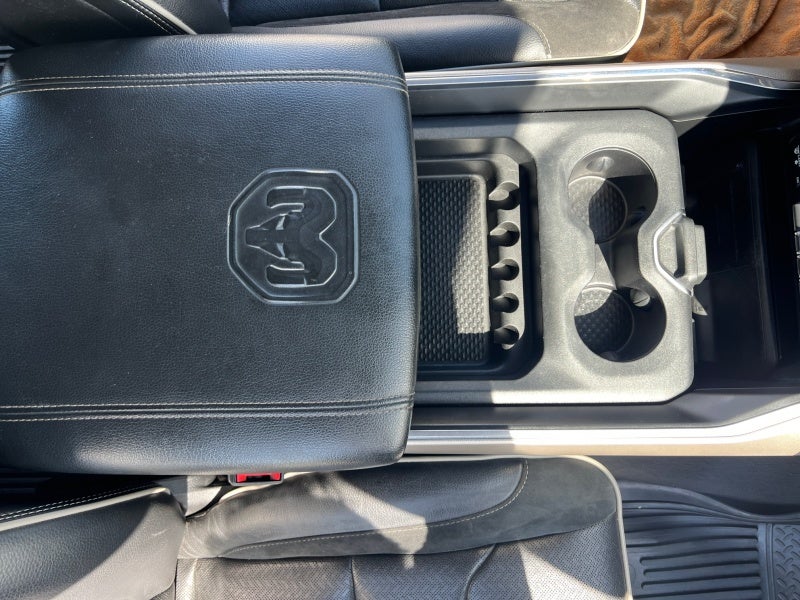 2019 RAM 1500 Laramie Crew Cab 4x4 6'4' Box