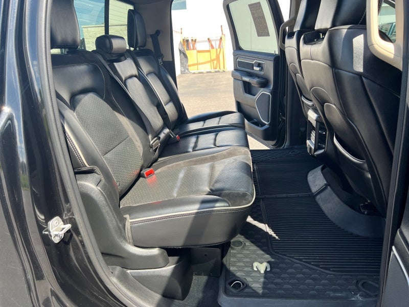 2019 RAM 1500 Laramie Crew Cab 4x4 6'4' Box