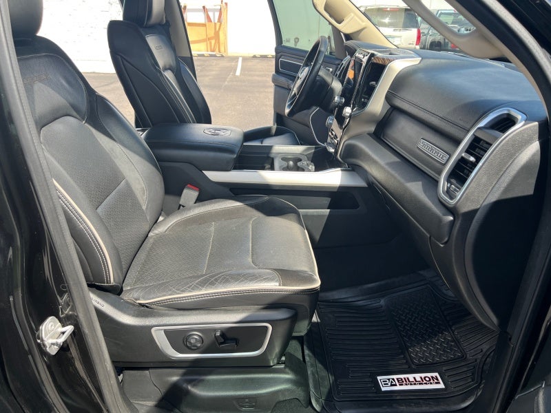 2019 RAM 1500 Laramie Crew Cab 4x4 6'4' Box