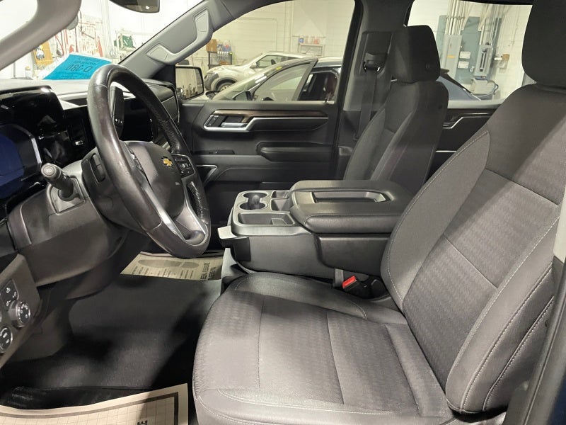 2022 Chevrolet Silverado 1500 4WD Crew Cab Standard Bed LT