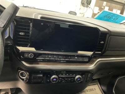 2022 Chevrolet Silverado 1500 4WD Crew Cab Standard Bed LT