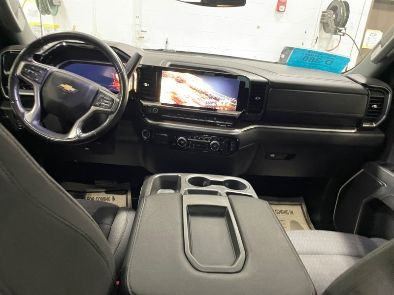 2022 Chevrolet Silverado 1500 4WD Crew Cab Standard Bed LT