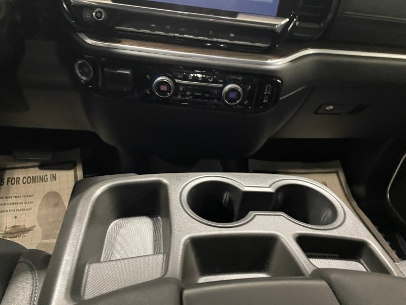 2022 Chevrolet Silverado 1500 4WD Crew Cab Standard Bed LT