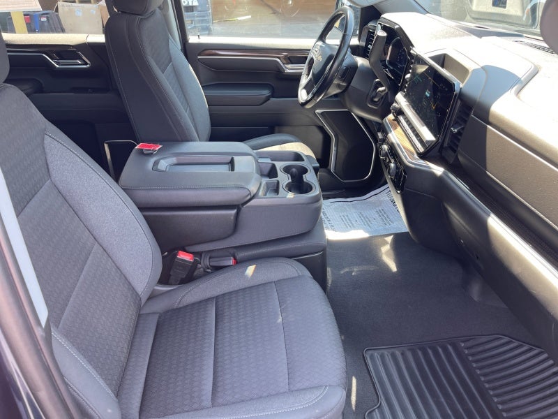 2022 Chevrolet Silverado 1500 4WD Crew Cab Standard Bed LT