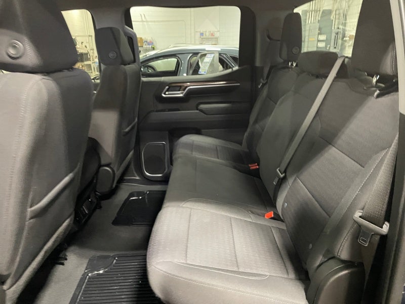 2022 Chevrolet Silverado 1500 4WD Crew Cab Standard Bed LT