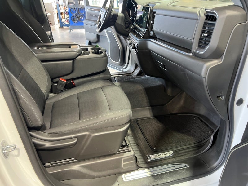 2022 Chevrolet Silverado 1500 4WD Double Cab Standard Bed LT