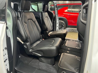 2026 Chrysler Voyager VOYAGER LX