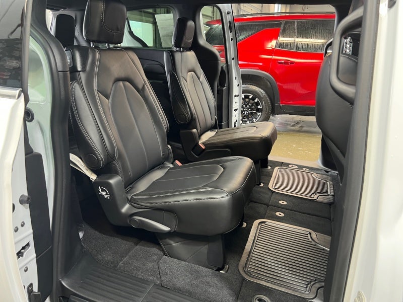 2026 Chrysler Voyager VOYAGER LX