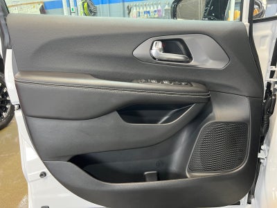2026 Chrysler Voyager VOYAGER LX
