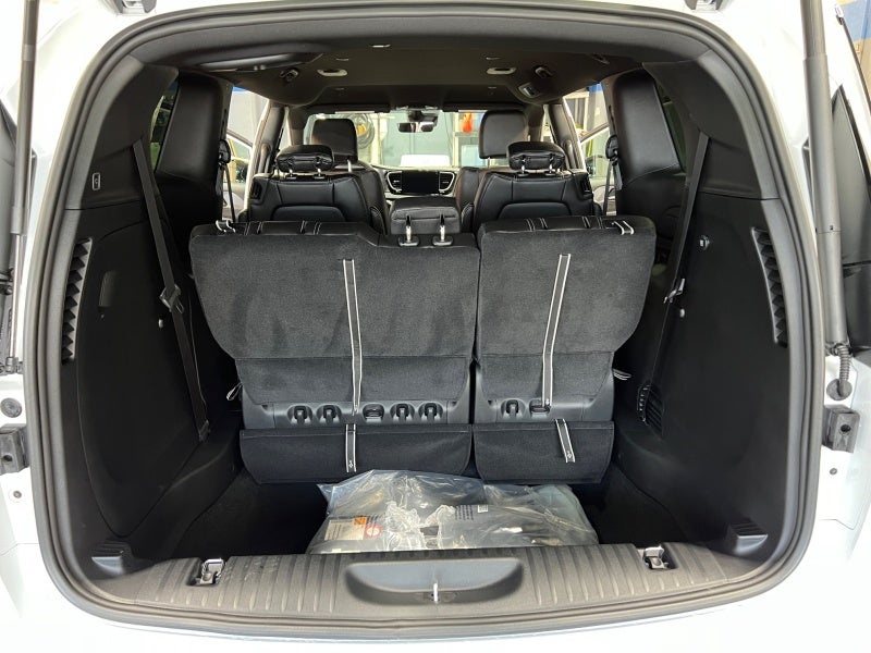 2026 Chrysler Voyager VOYAGER LX