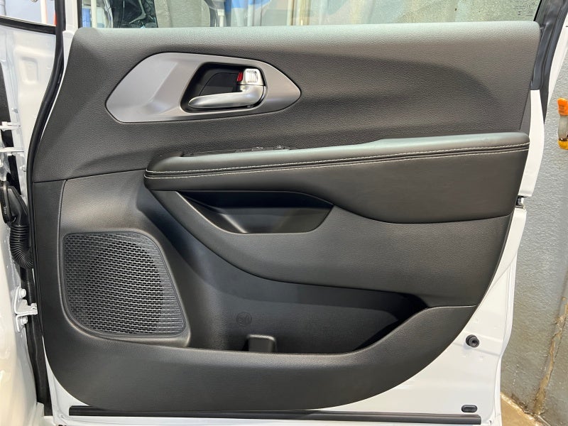2026 Chrysler Voyager VOYAGER LX