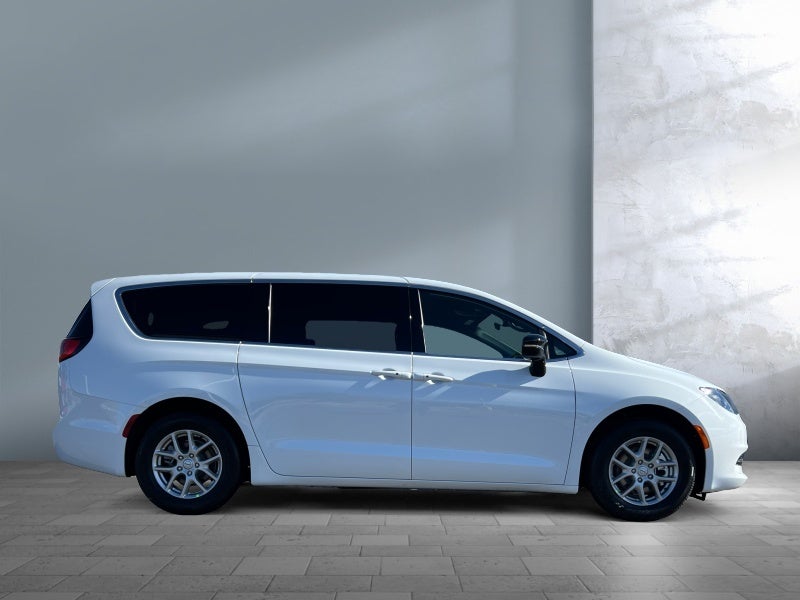 2026 Chrysler Voyager VOYAGER LX