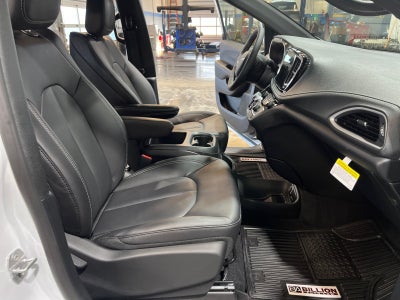 2026 Chrysler Pacifica PACIFICA SELECT AWD