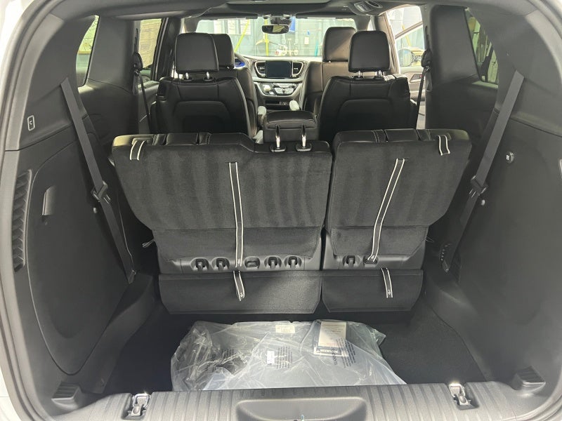 2026 Chrysler Pacifica PACIFICA SELECT AWD