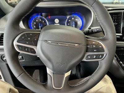 2027 Chrysler Pacifica PACIFICA SELECT AWD