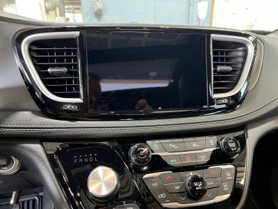 2027 Chrysler Pacifica PACIFICA SELECT AWD