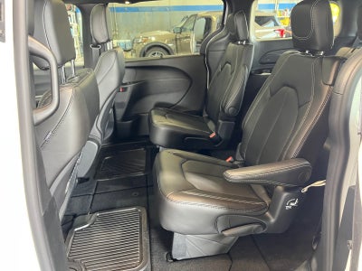 2027 Chrysler Pacifica PACIFICA SELECT AWD