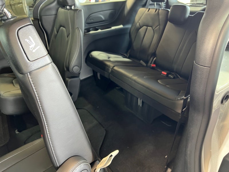 2027 Chrysler Pacifica PACIFICA SELECT AWD