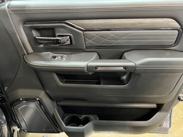 2026 RAM Ram 3500 RAM 3500 LIMITED CREW CAB 4X4 8' BOX