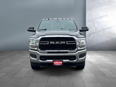 2022 RAM 2500 Tradesman Crew Cab 4x4 6'4' Box