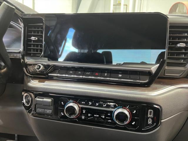 2025 GMC Sierra 1500 4WD Crew Cab Short Box SLT